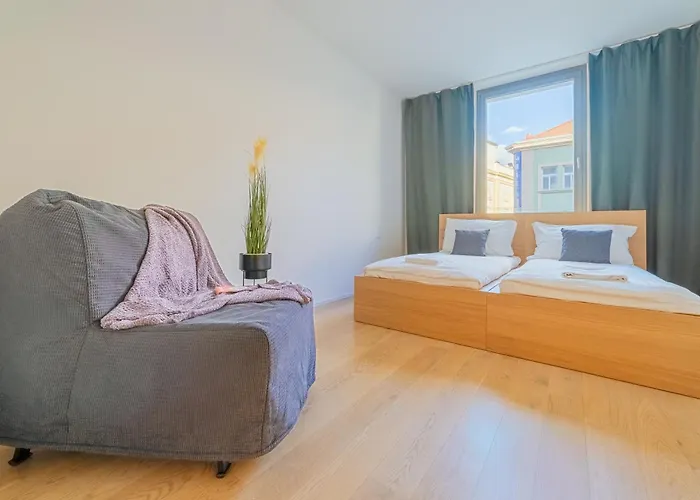 Premium Woodsy Apartment With Parking Garage By Rentez